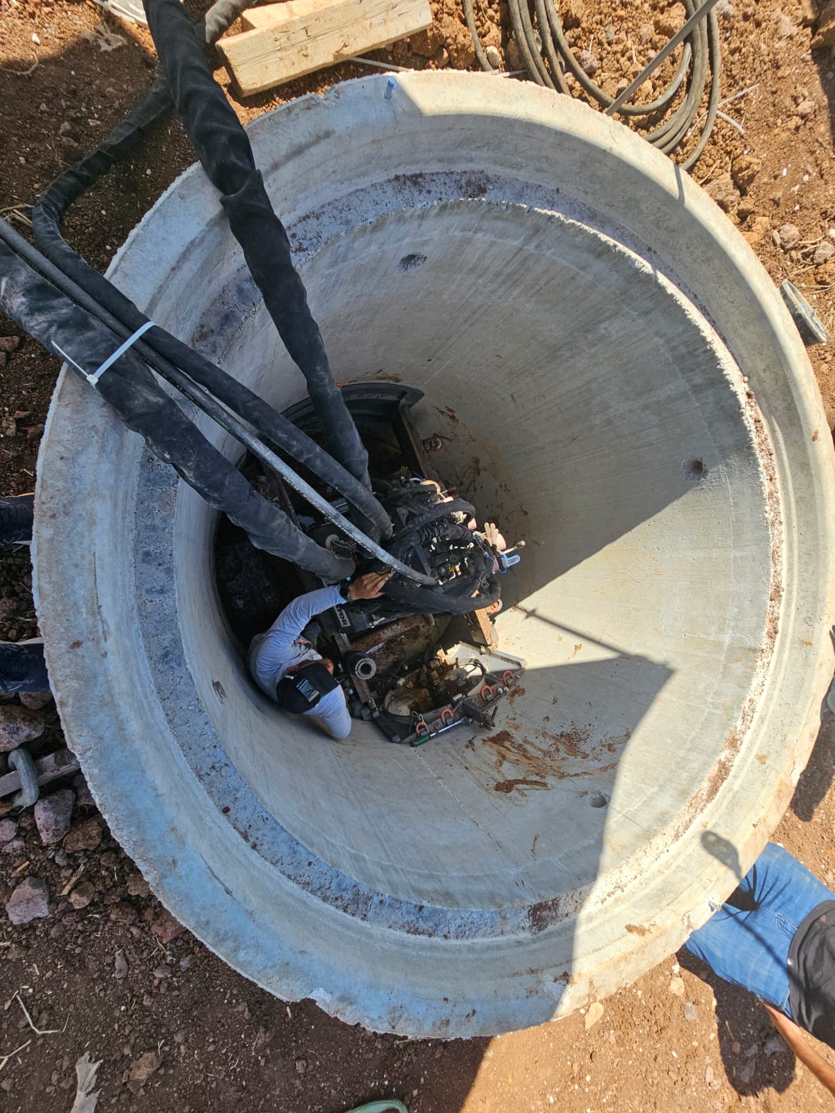 Mini microtunneling equipment